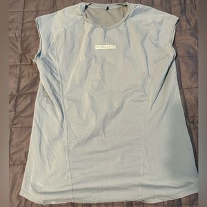 Alphalete drop shoulder cut off tee medium